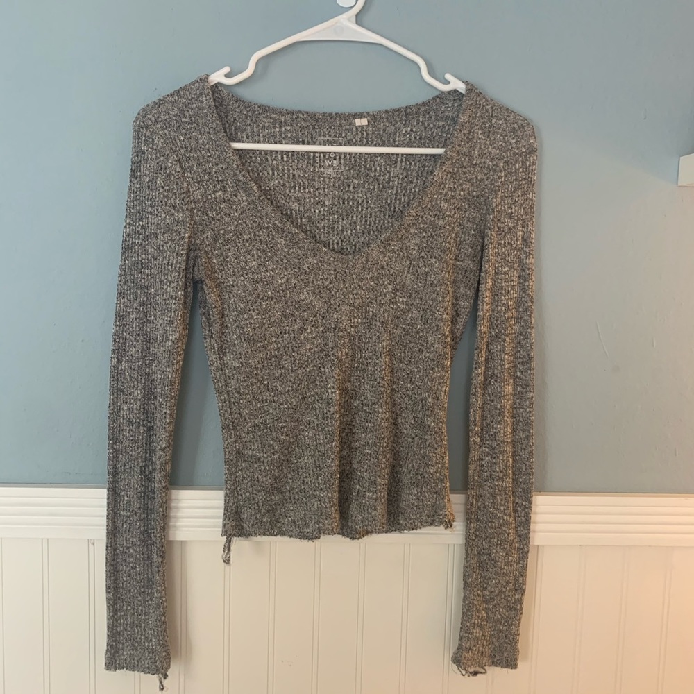 Long sleeve knit top